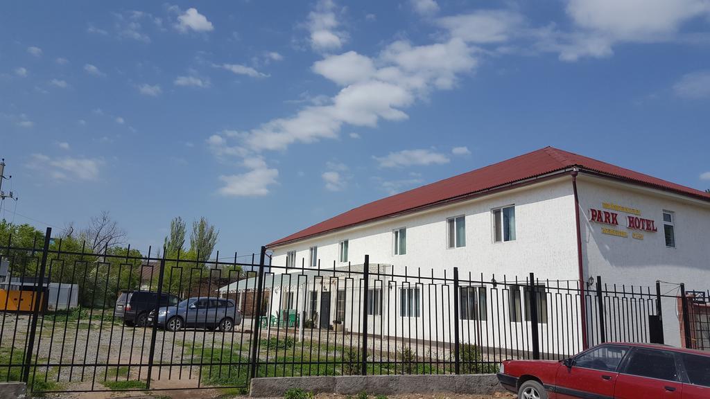 Park Hotel&Hostel Karakol Exterior photo