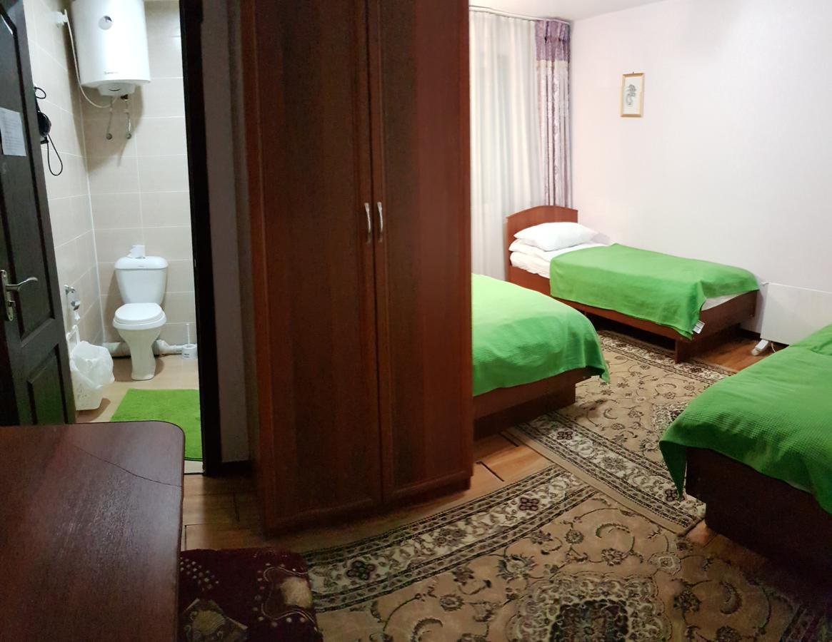 Park Hotel&Hostel Karakol Exterior photo