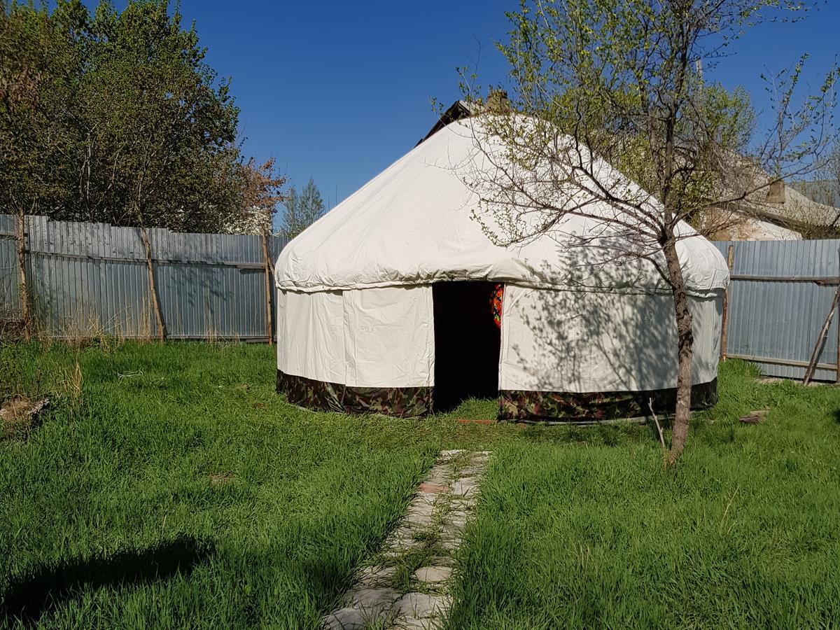 Park Hotel&Hostel Karakol Exterior photo